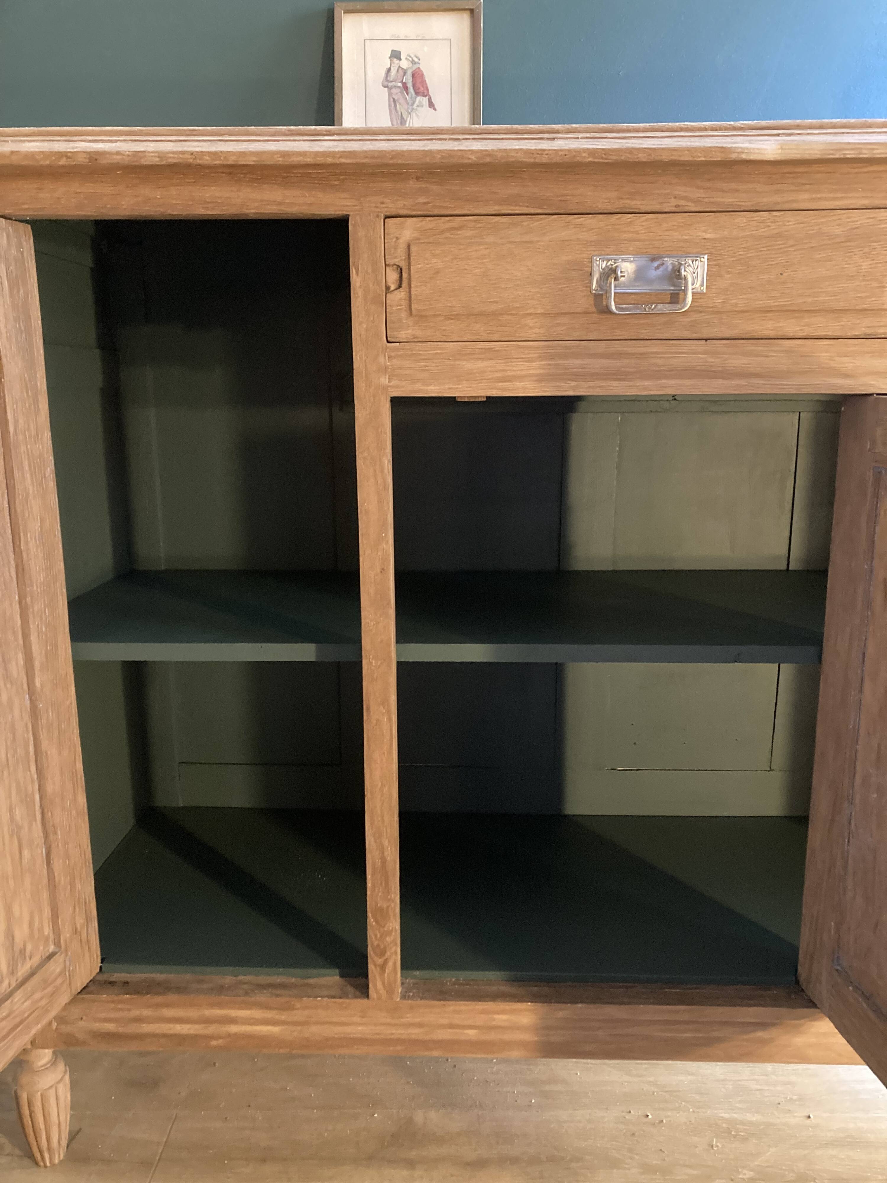 Three-door buffet