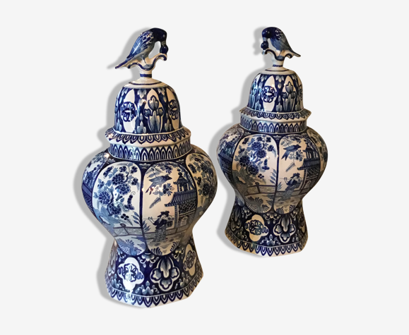 Paire de potiches en faïence de Delft