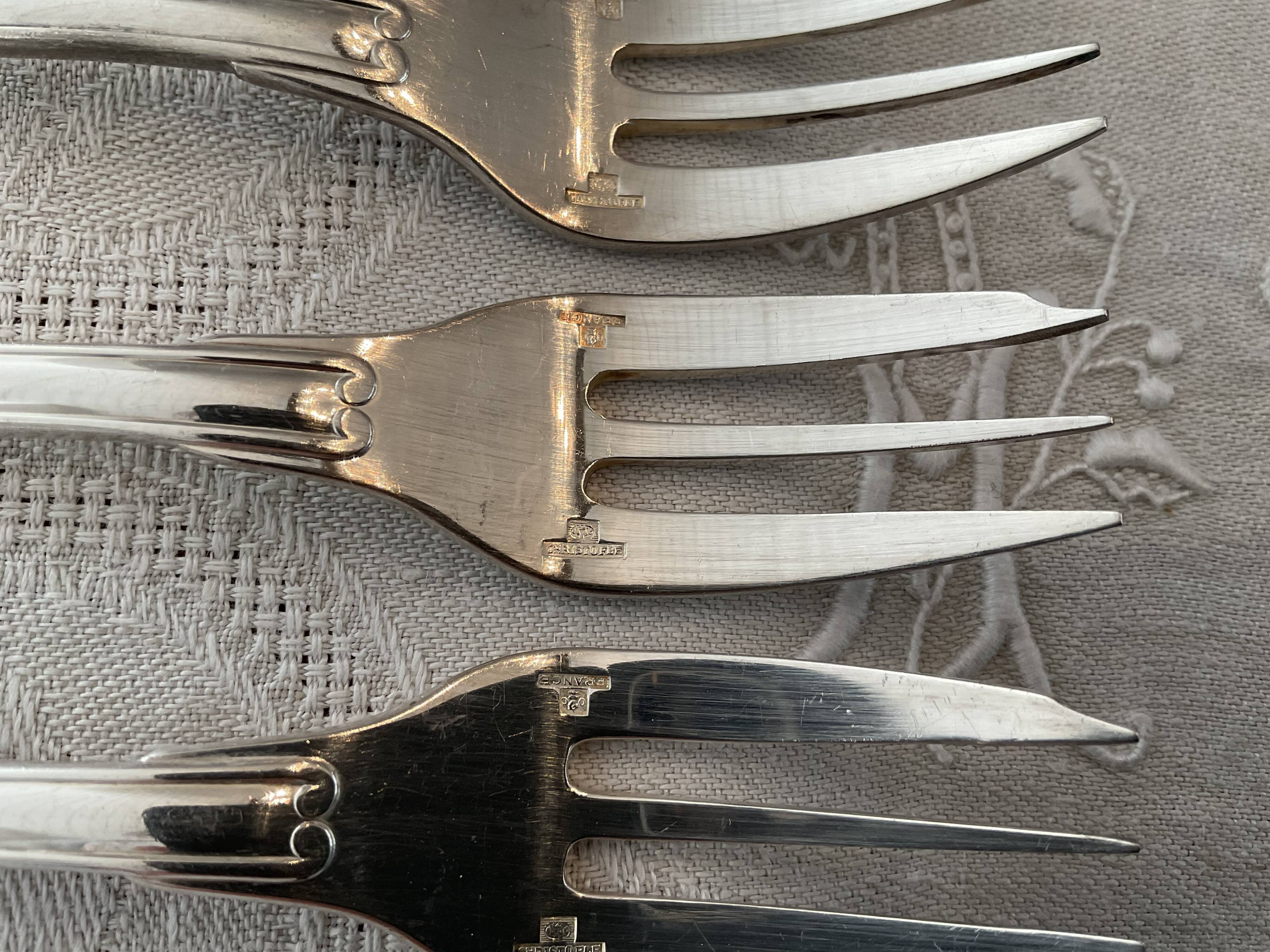 6 dessert forks. Christofle . Model Vendôme/shell