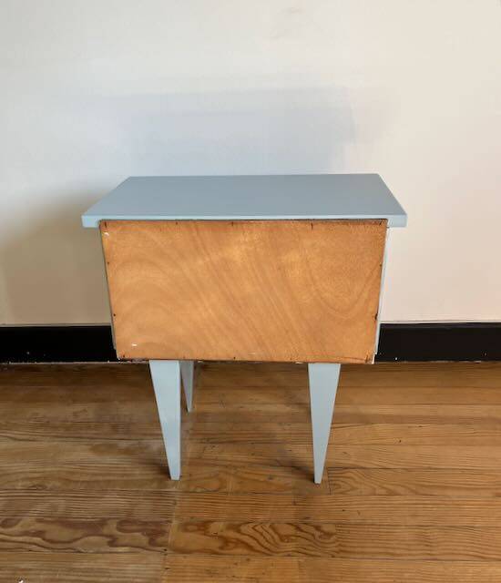 Jeanne bedside table