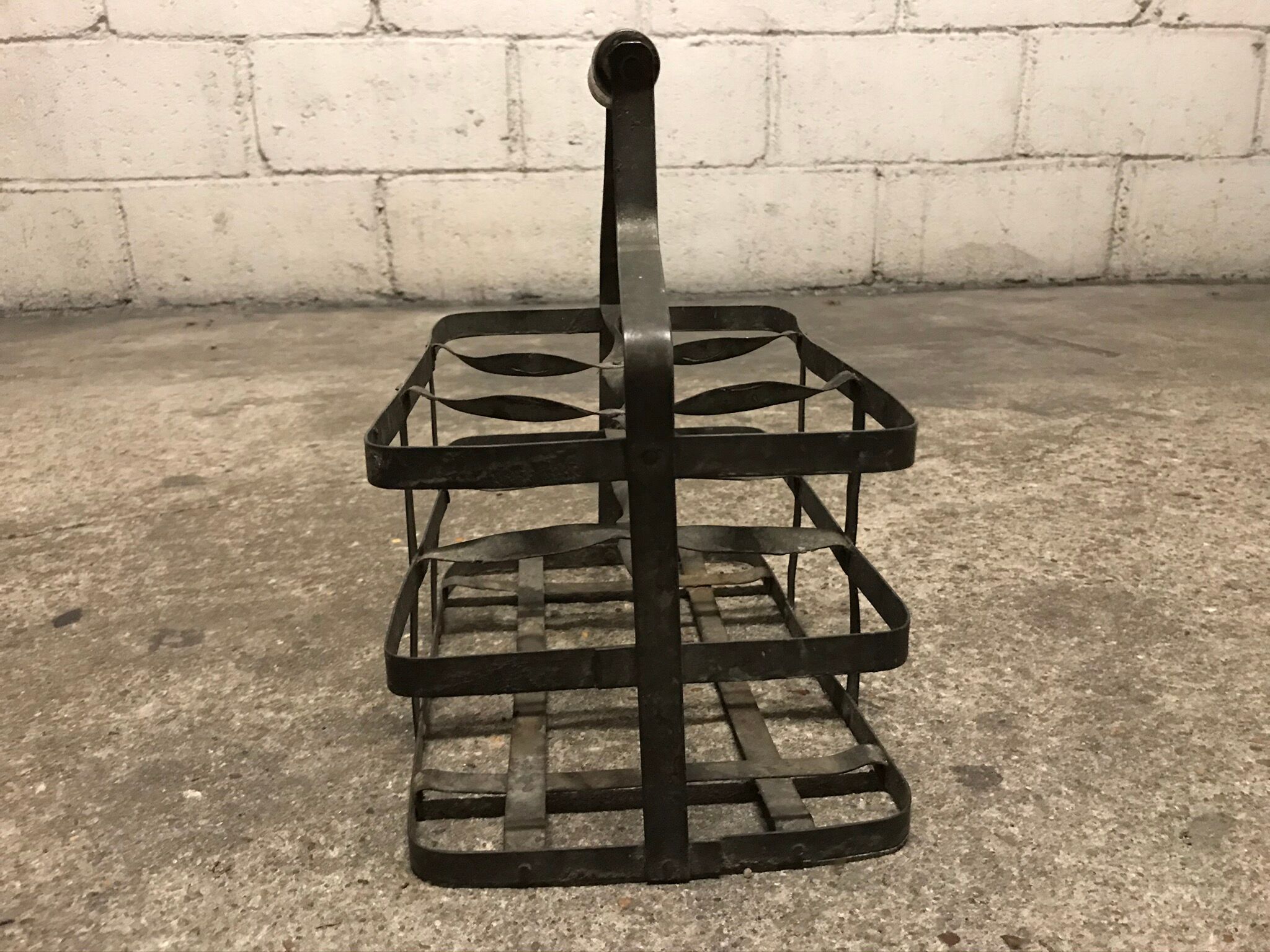 Galvanized steel bottle holder