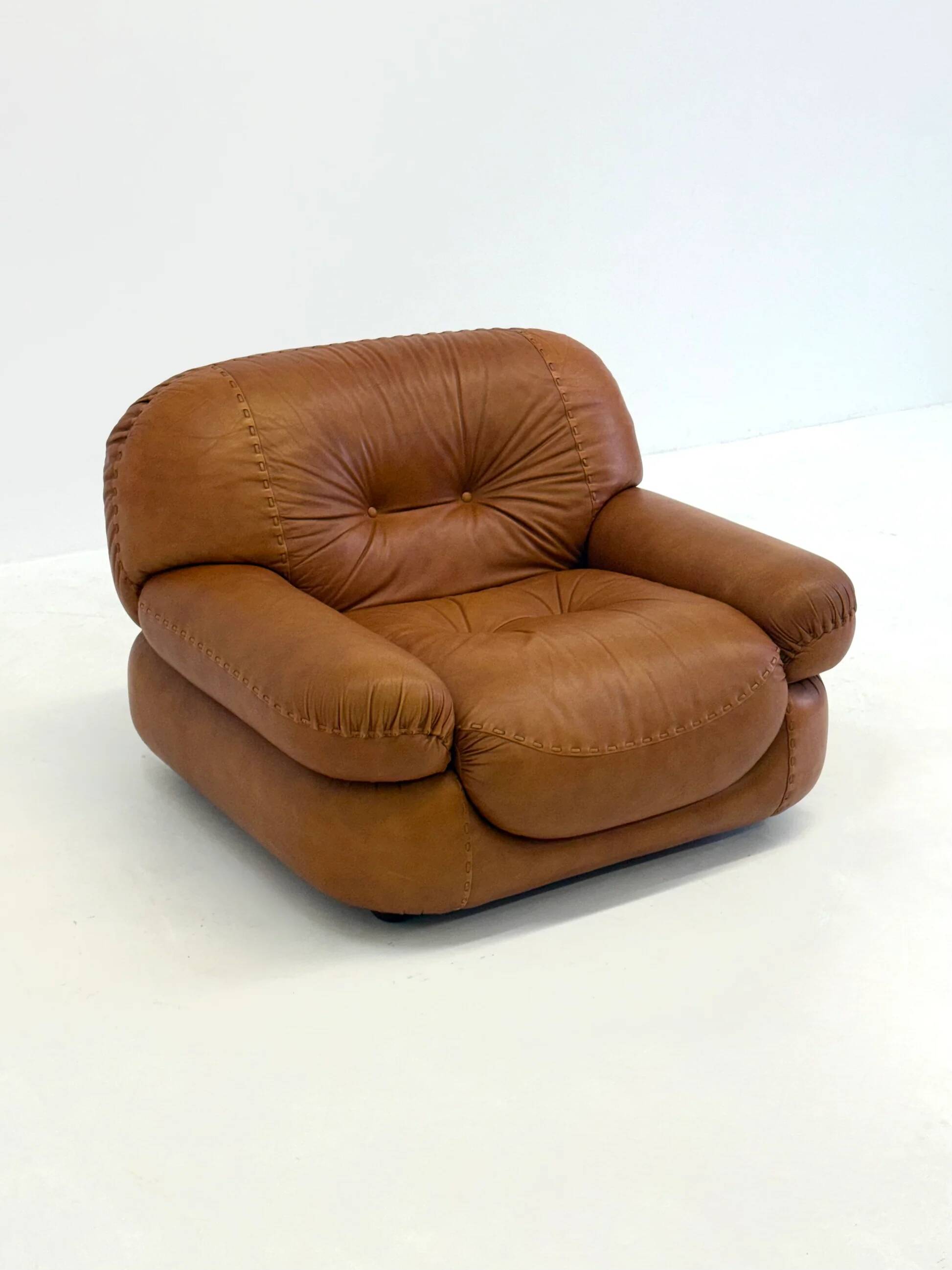 Cognac brown leather Sapporo armchair for Mobil Girgi