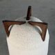 Tabourets totemo de forme, revêtement bouclé dedar ivoire, pieds en noyer