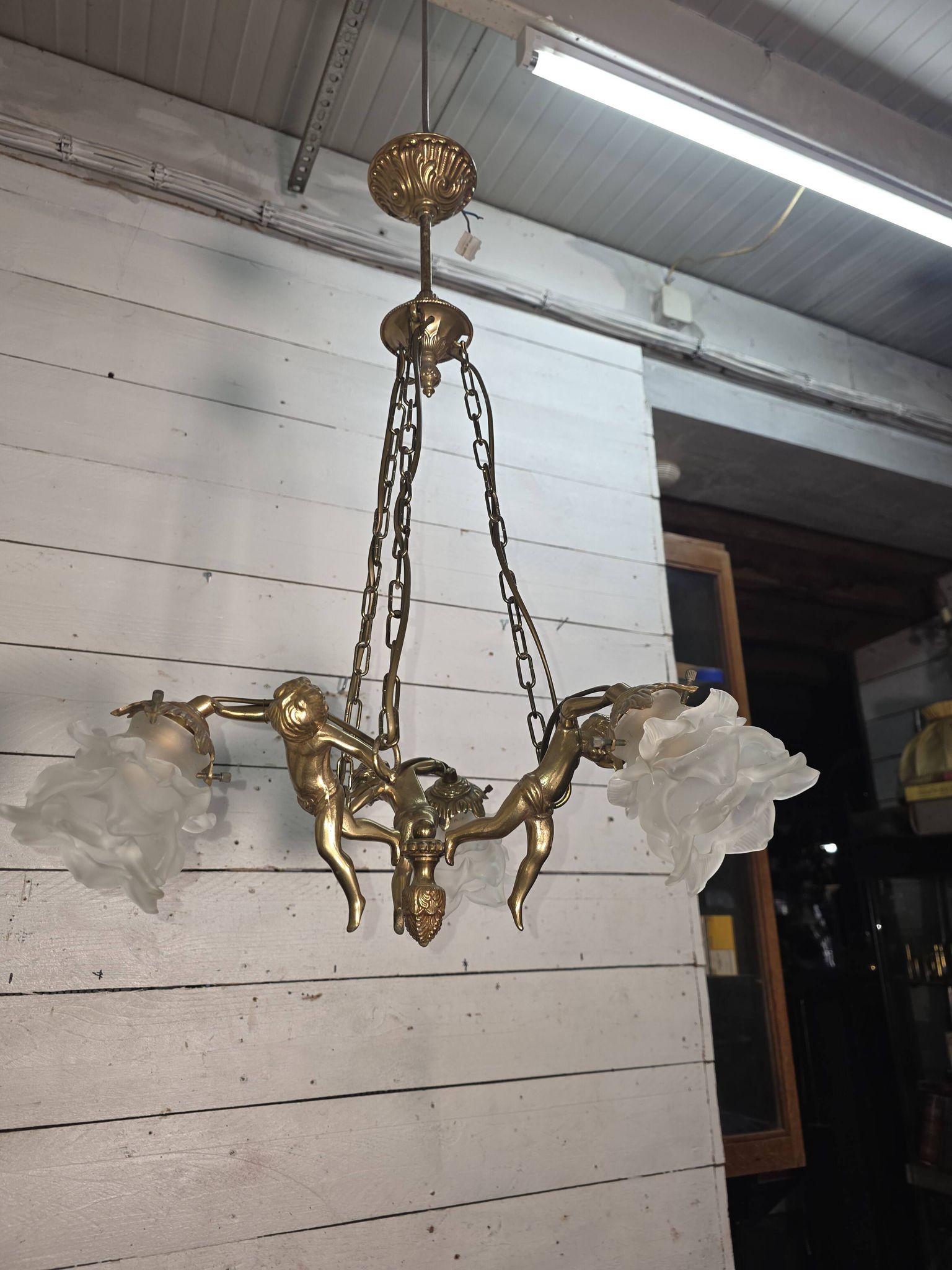 Lustre aux angelots en bronze années 70