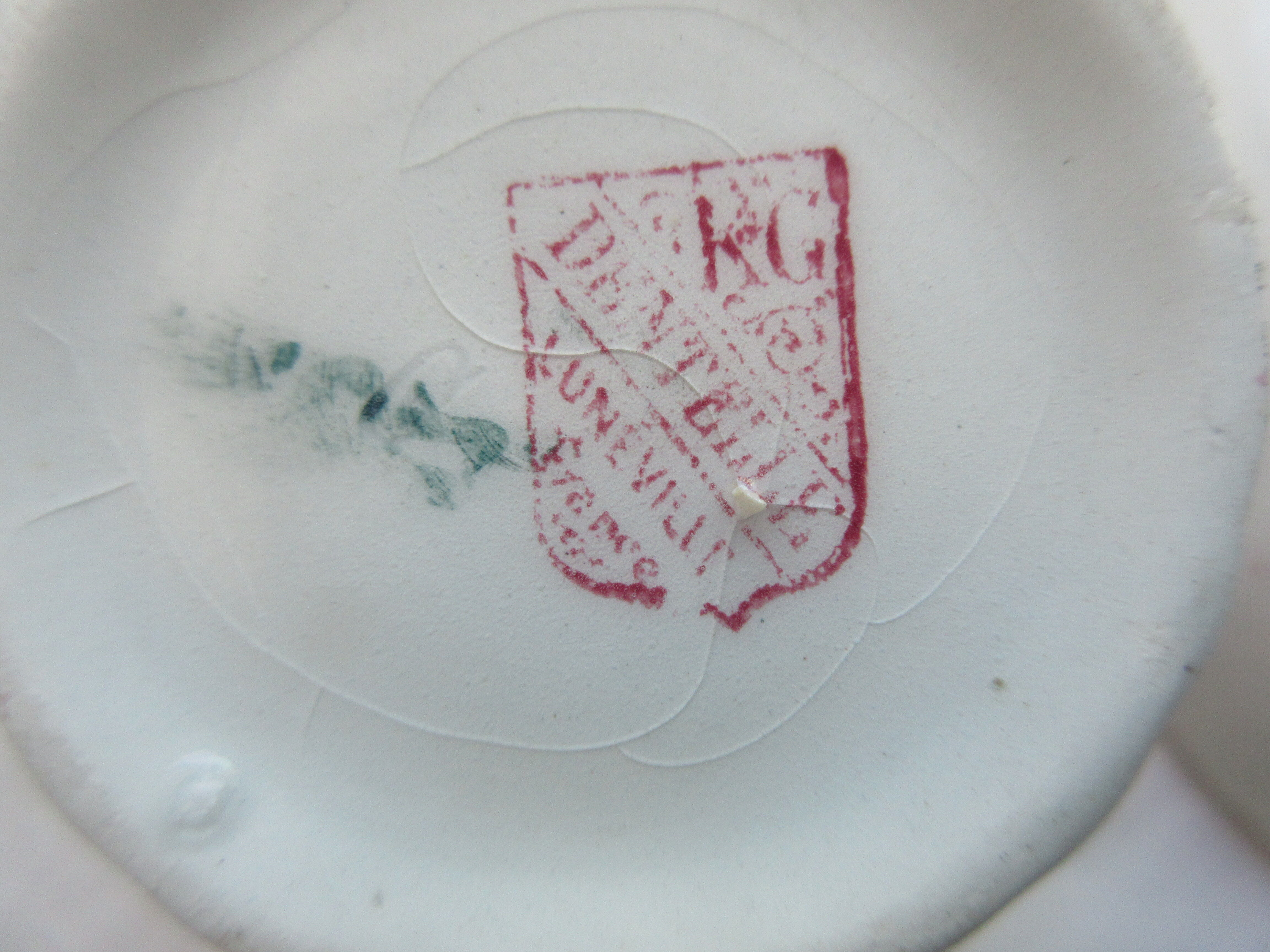 Cup and saucer Lunéville model Lace, in pink