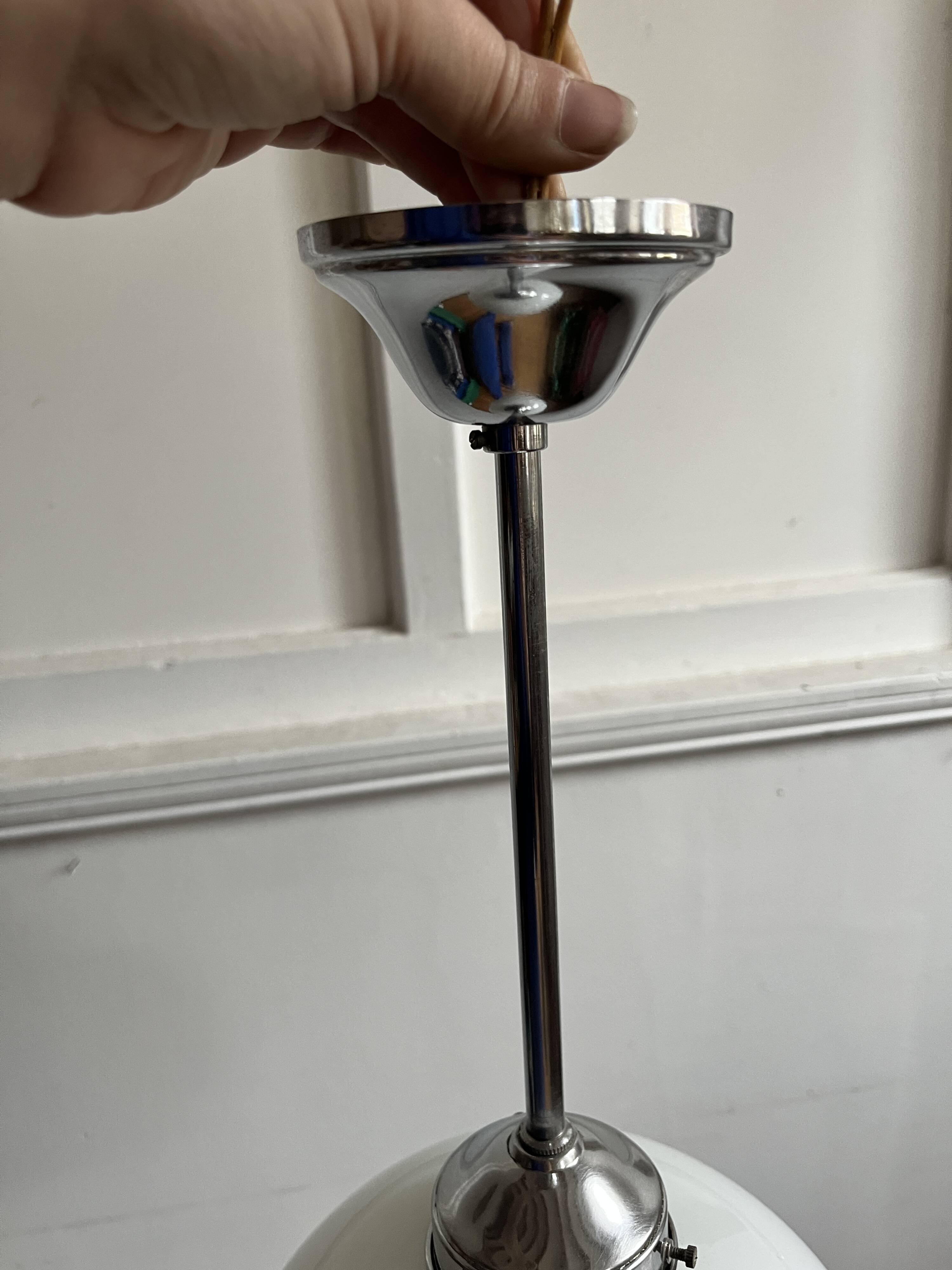 Opaline suspension