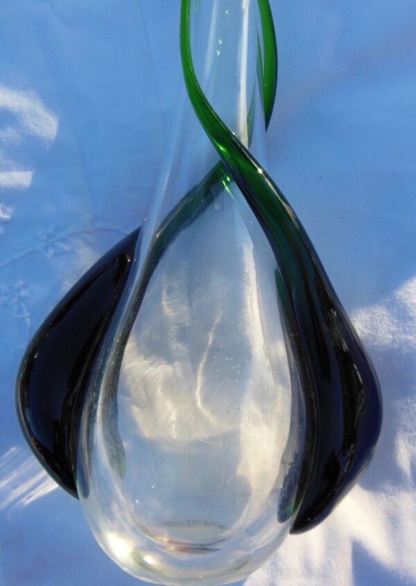 Vase moderniste verre moulé translucide et vert Flavio Poli seguso
