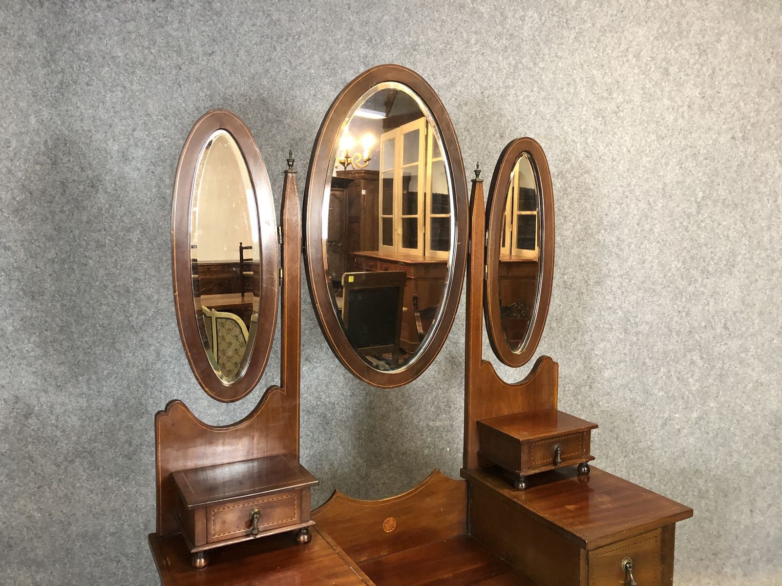 Hairdresser English early twentieth mahogany