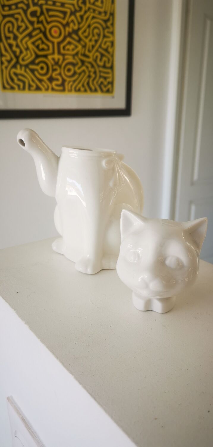 Teapot cat porcelain