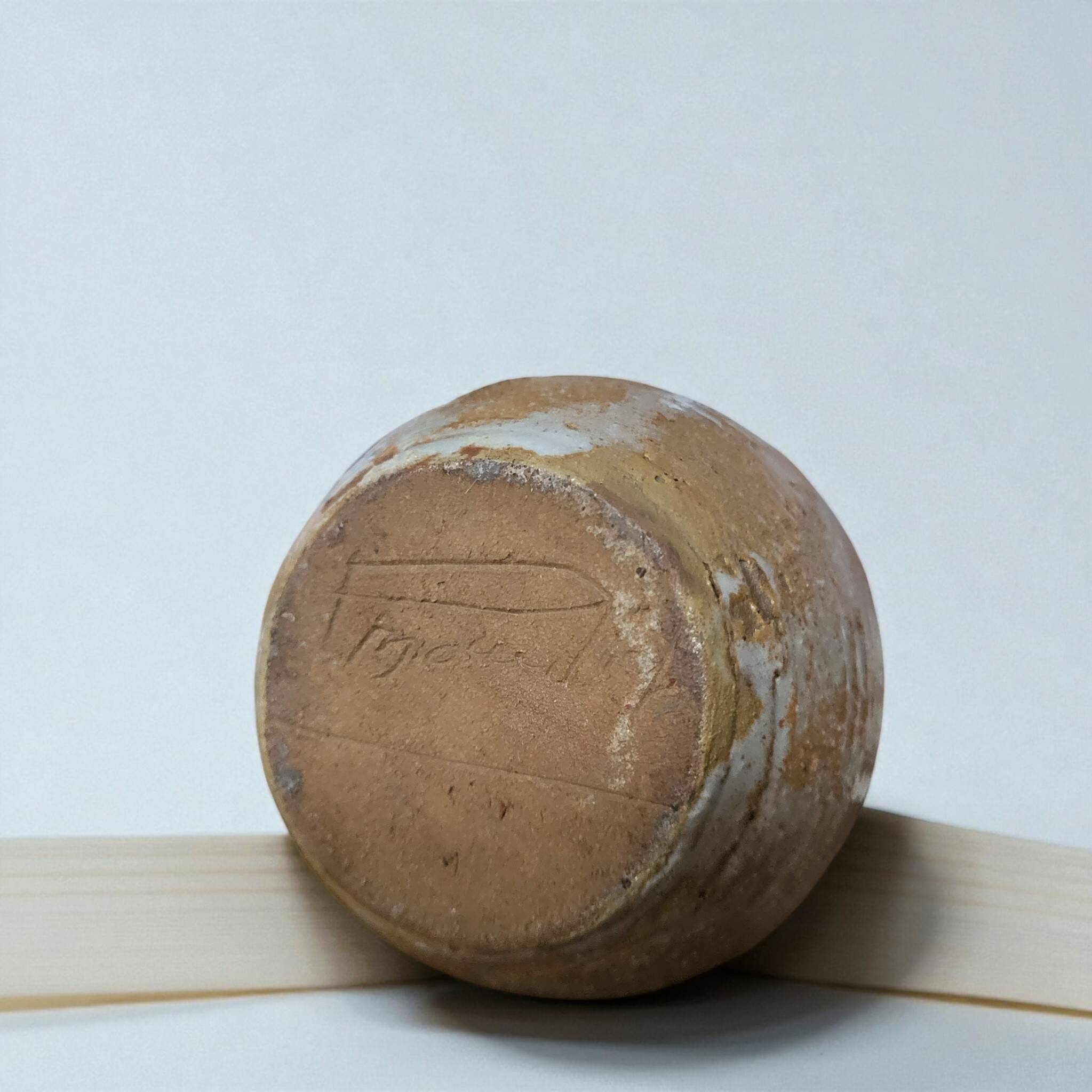 Stoneware vase signed / Puisaye / Lion