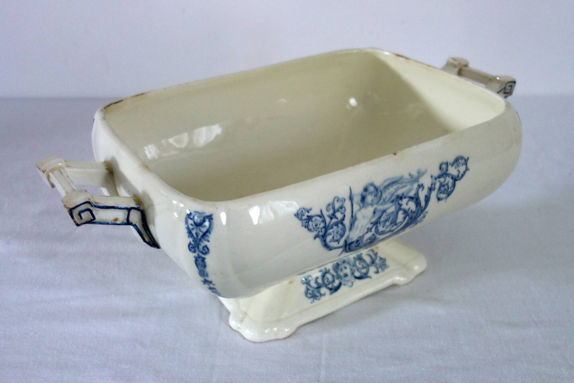 Large Renaissance earthenware tureen from Clairefontaine JS & Cie, 19th century.