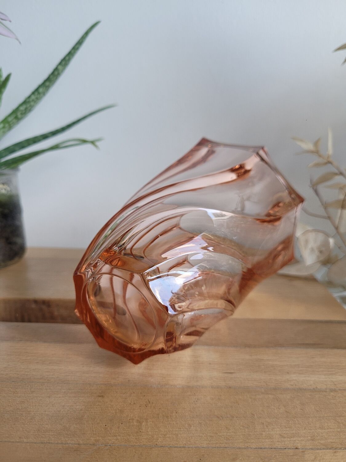 Luminarc tourbillon vase in pink glass