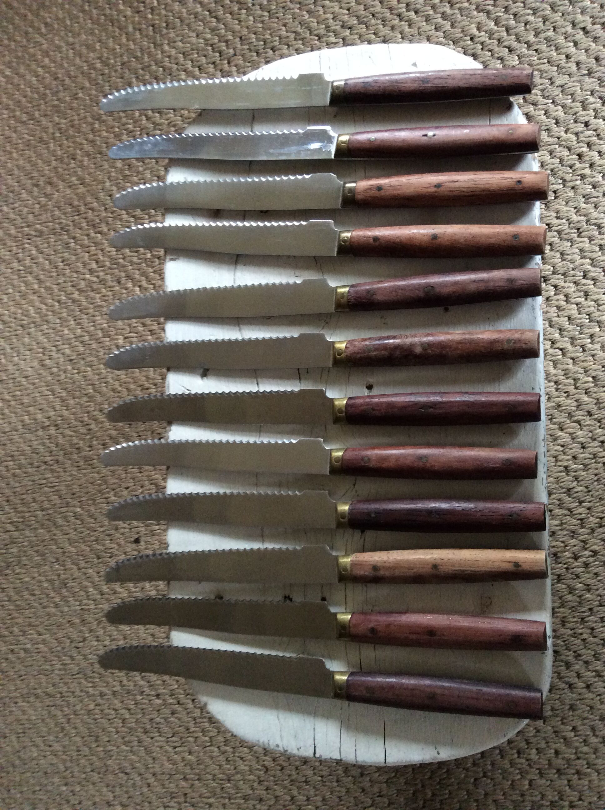 Series of 12 table knives