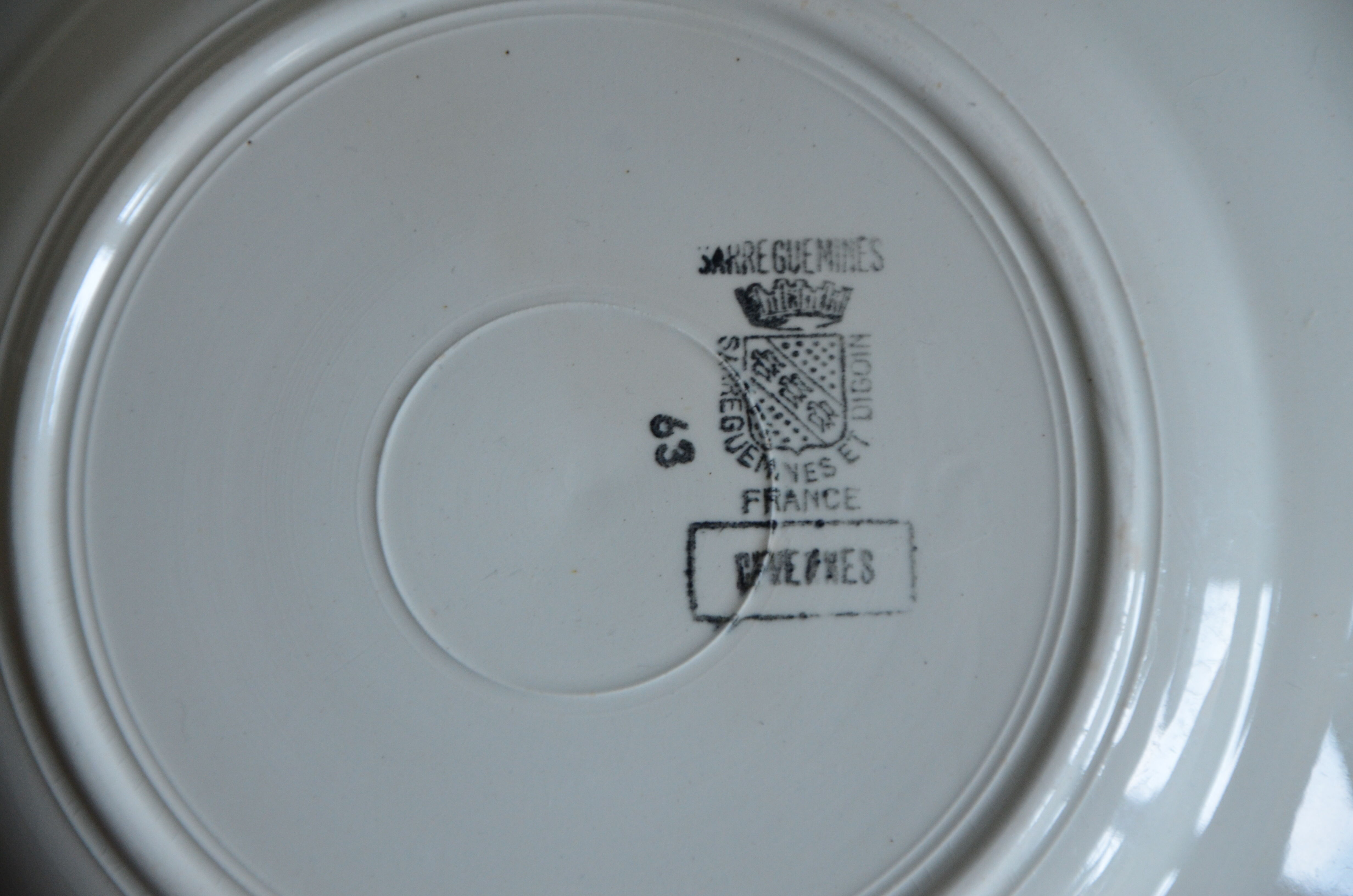 Lot de 2 assiettes Digoin et Sarreguemine, collection cevennes