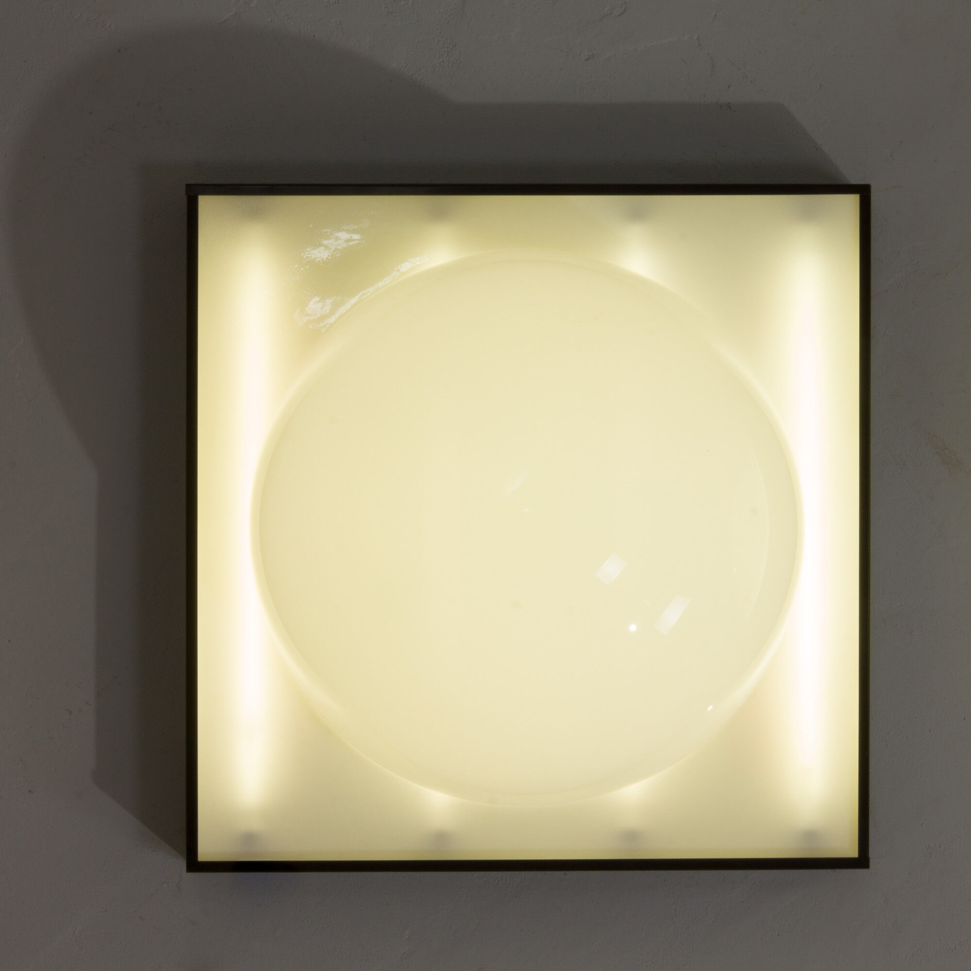 Paire d’appliques murales en acrylique italiennes extra large Space Age