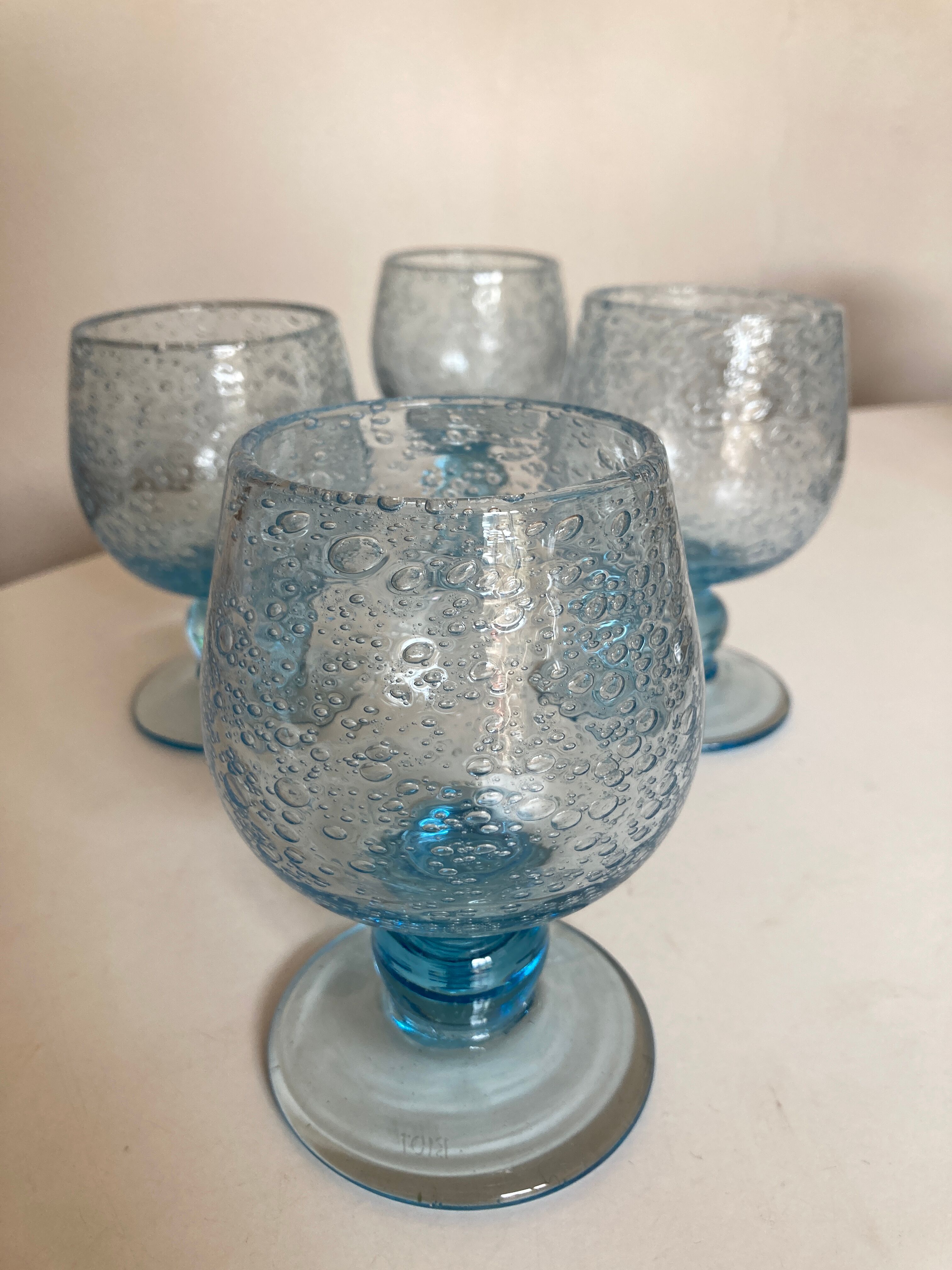 Set of 4 glasses cups on foot in bulled glass from Biot 1960