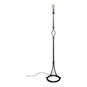 lampadaire en métal