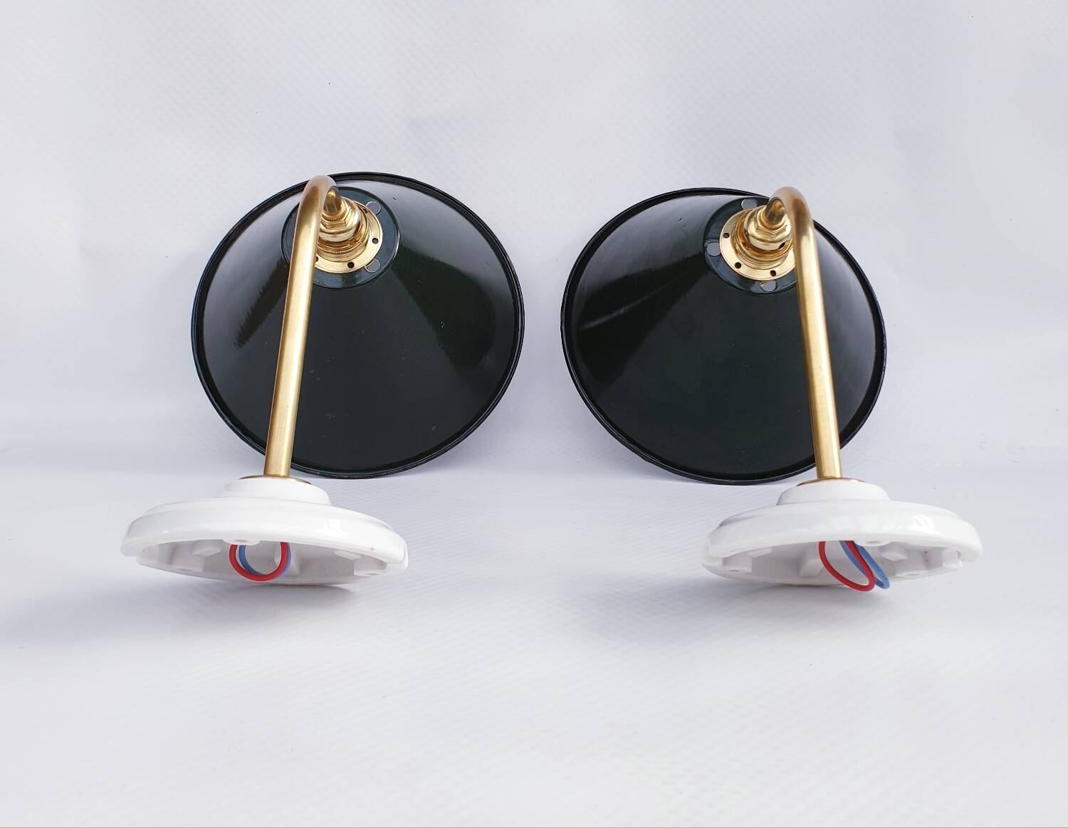 Swan neck enamelled sheet metal wall lights