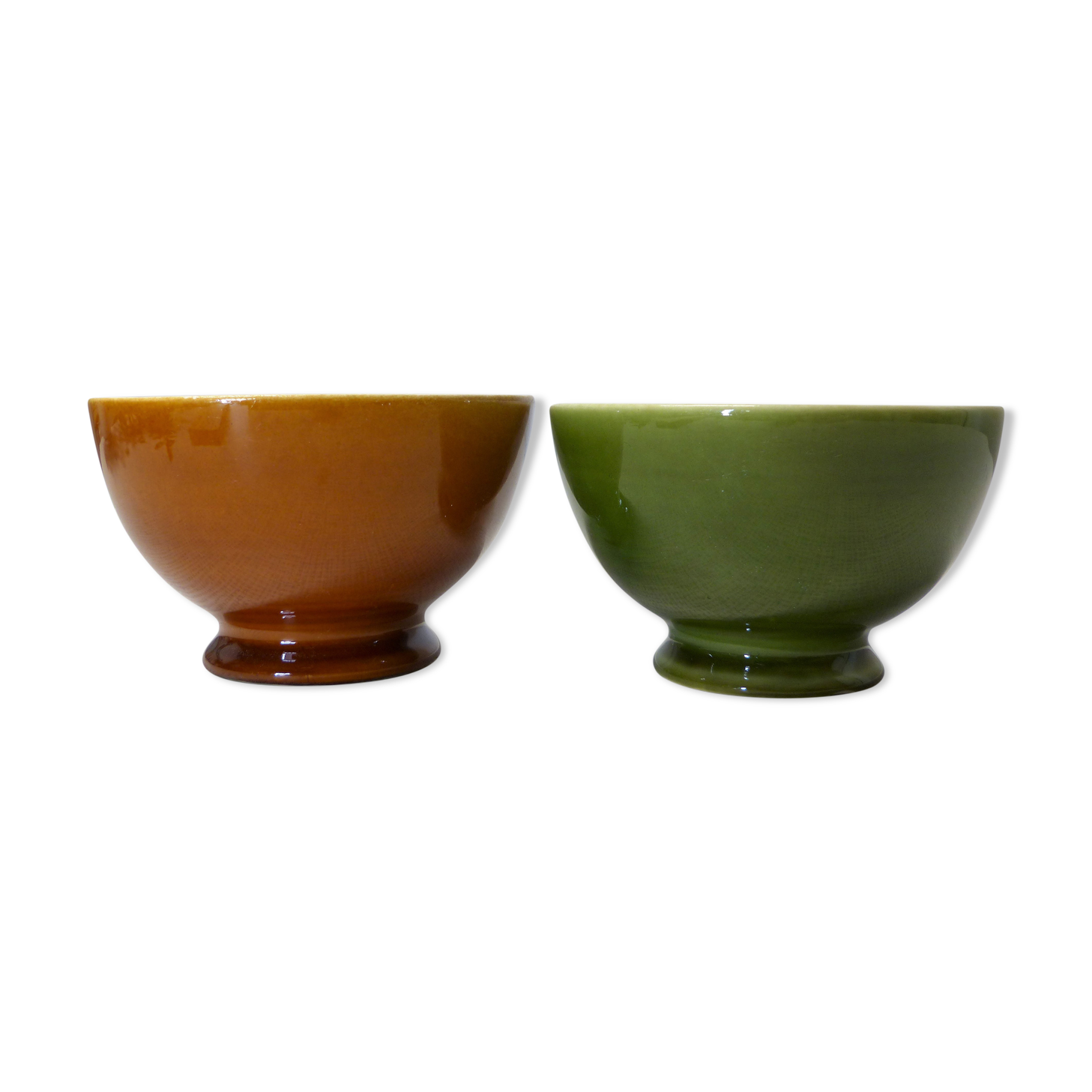 Duo of earthenware bowls