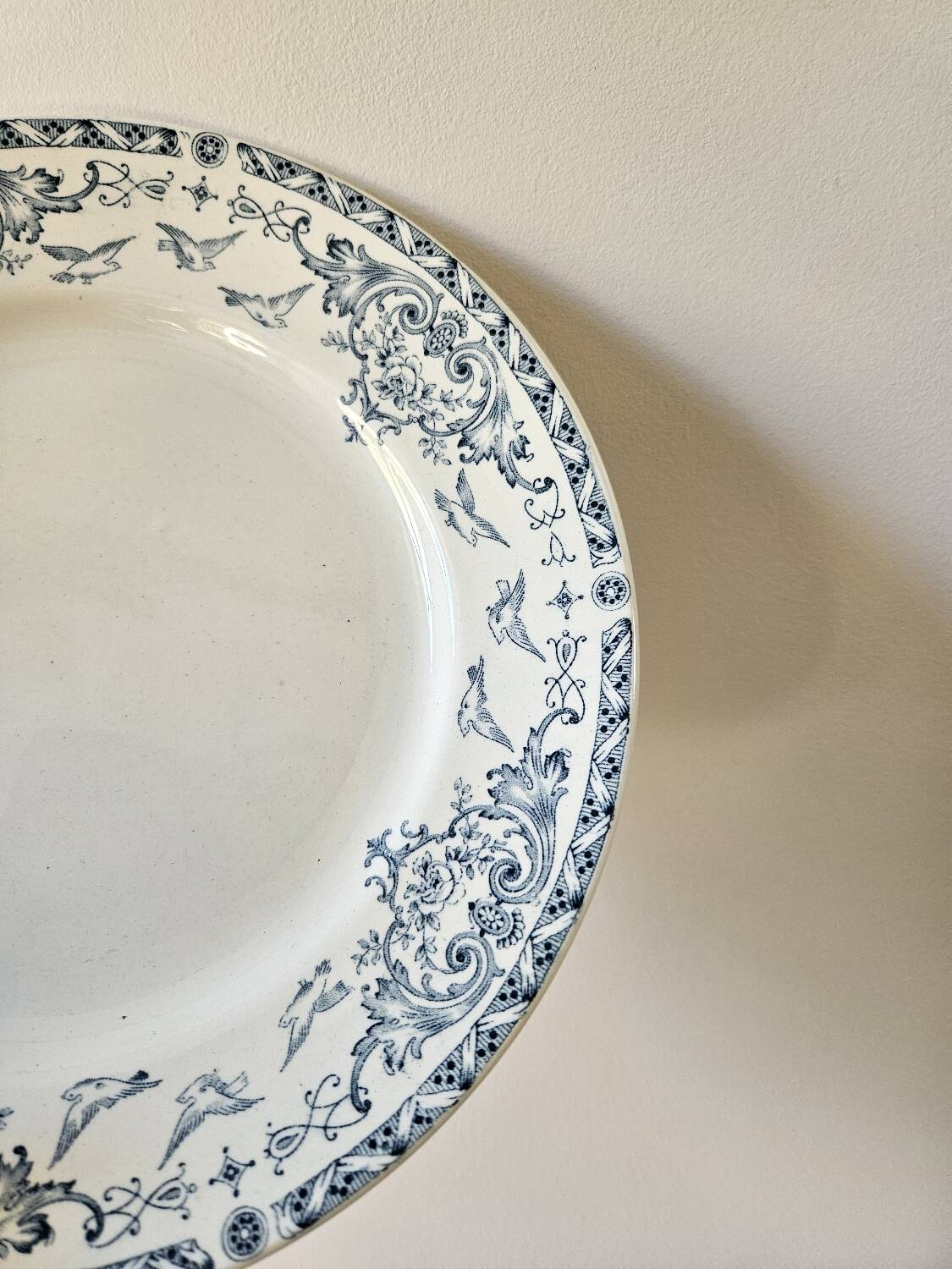 Assiettes plates K&G Lunéville, Colombes