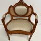 Salon Louis XVI canné et mouluré  médaillon