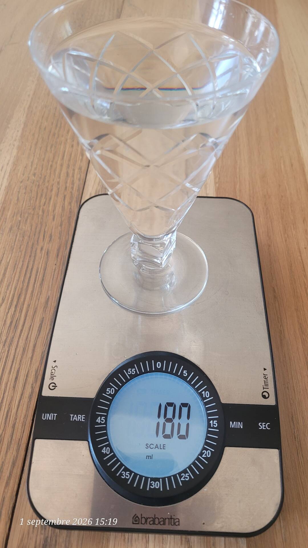 6 verres à pied en verre gravé