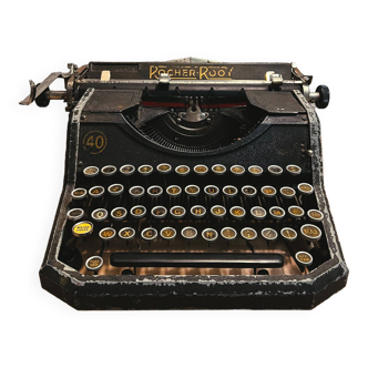 Old functional typewriter Rocher Rooy