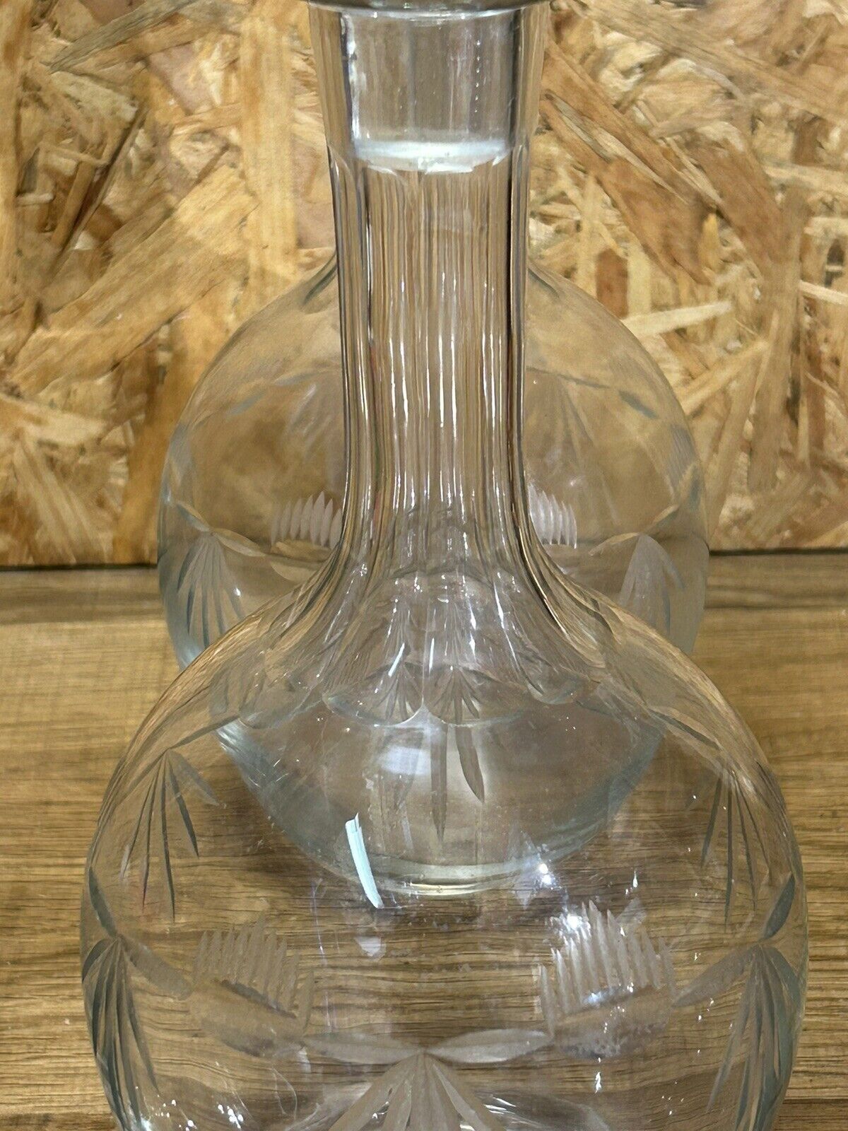 Pair of decanters nineteenth crystal grave, baccarat quality, Saint Louis, chic decoration