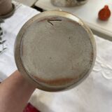 Carafe en grès beige