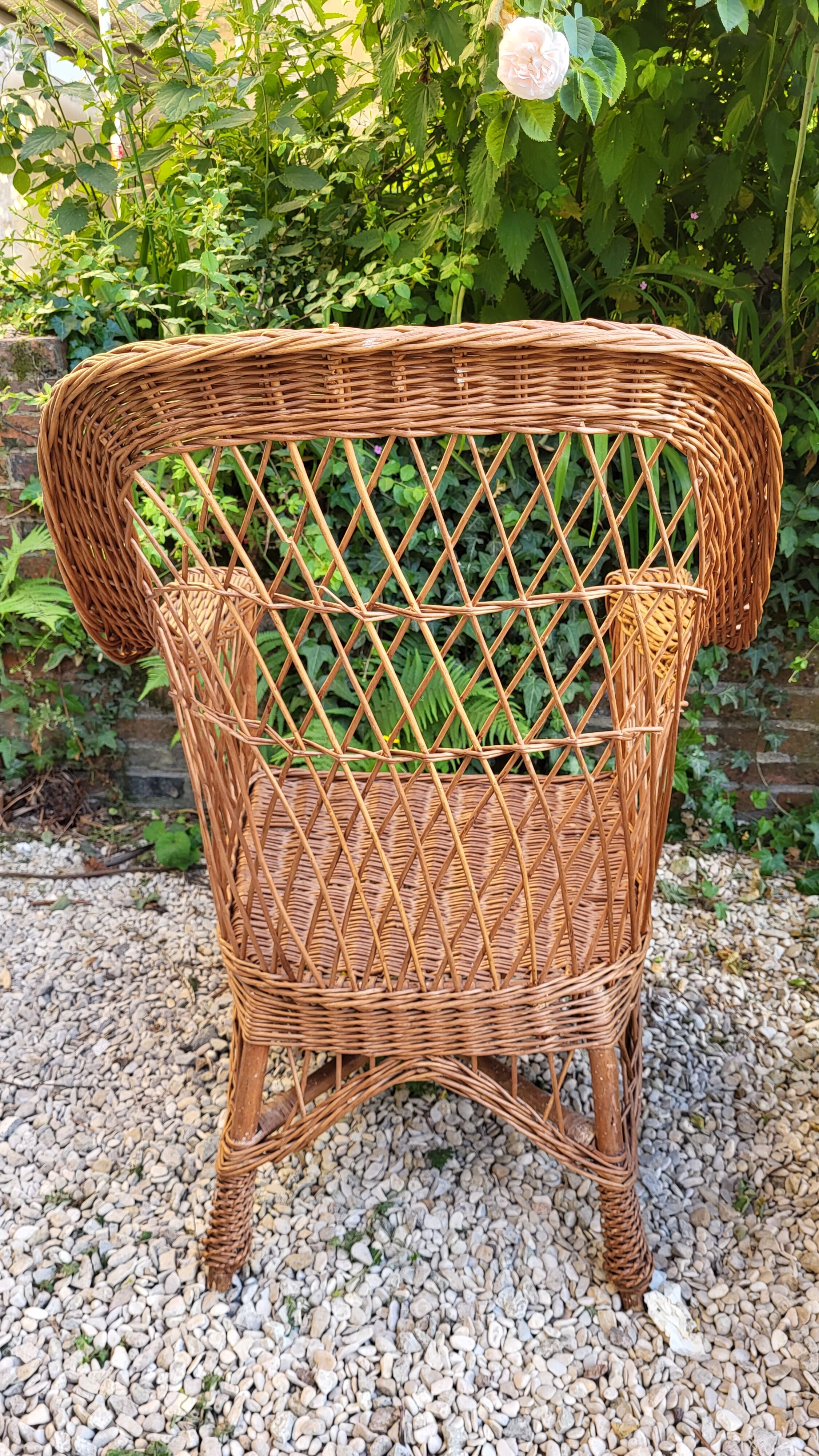 Pair of wicker armchairs