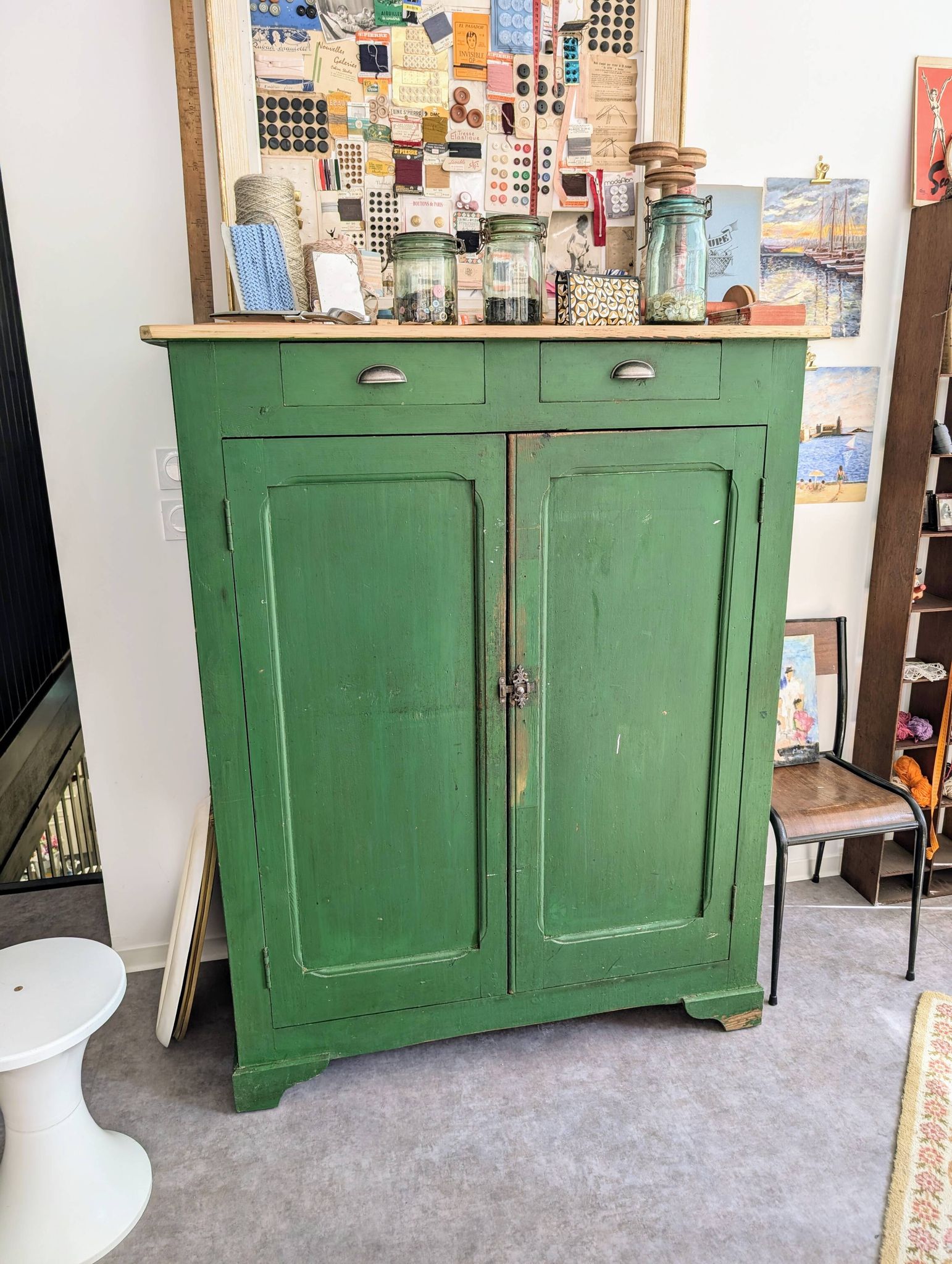 Buffet, confiturier en bois vert