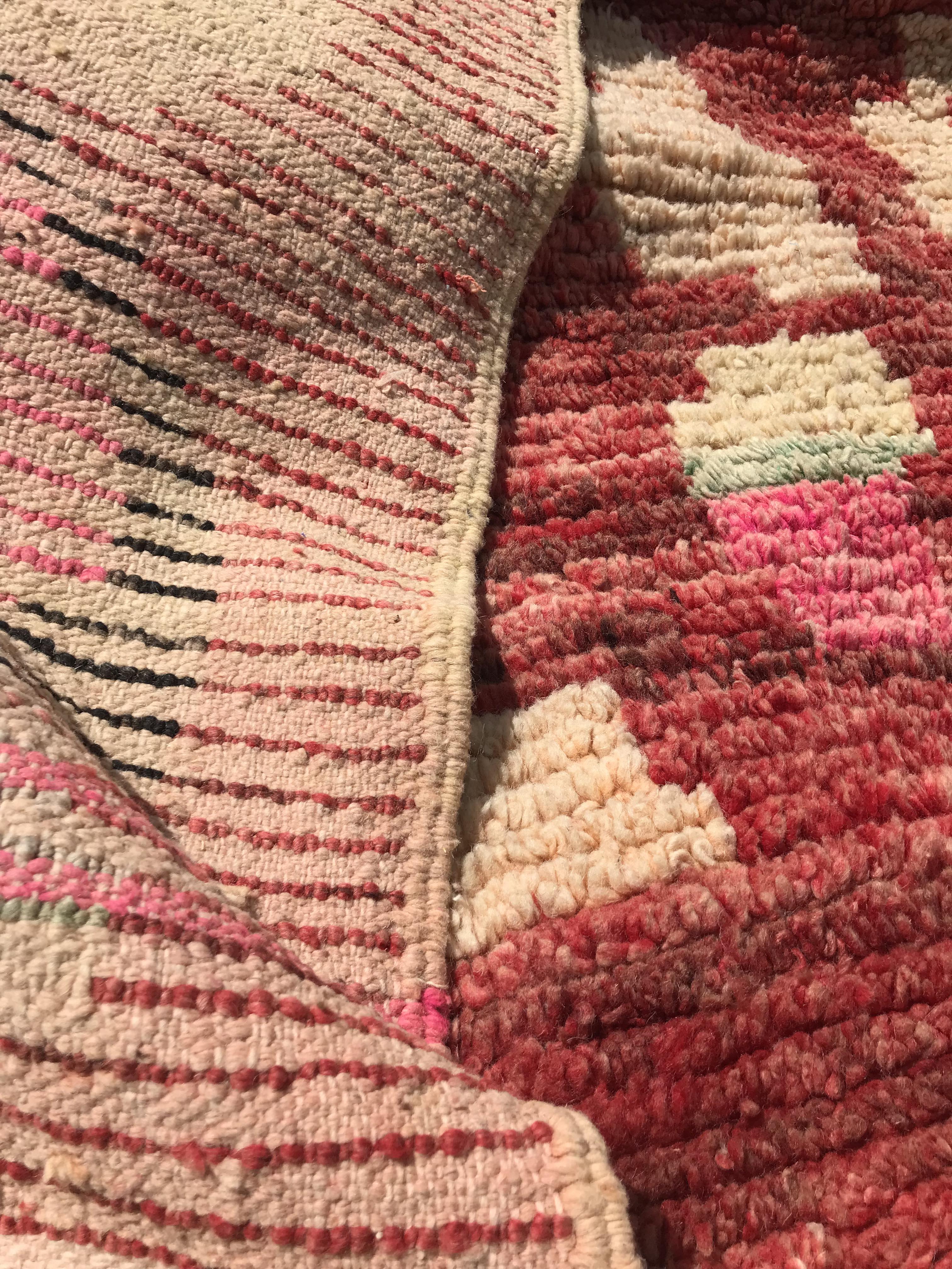 Moroccan berber carpet 167cm x265cm