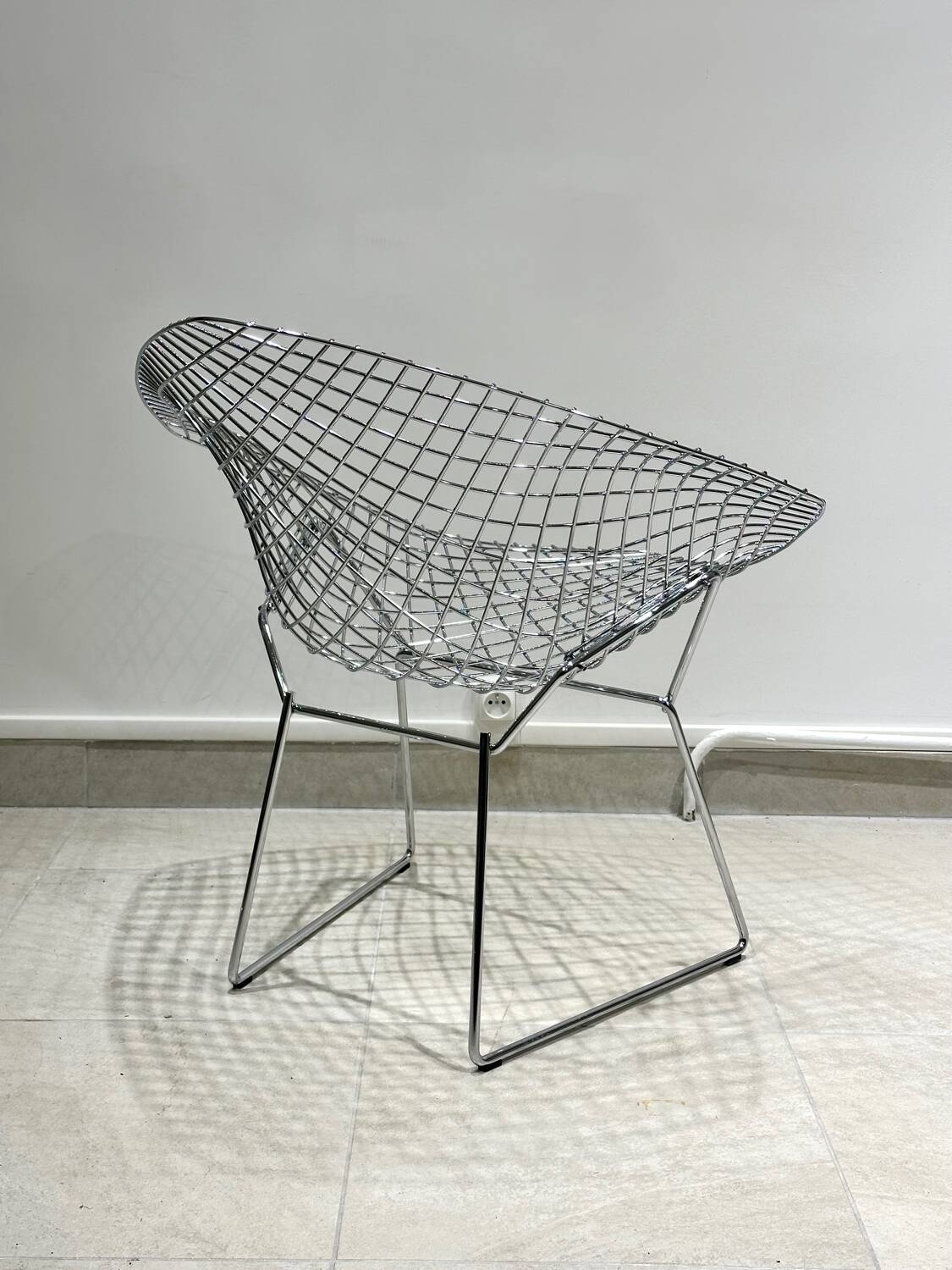 Pair of Knoll Diamond Armchairs by Harry Bertoia