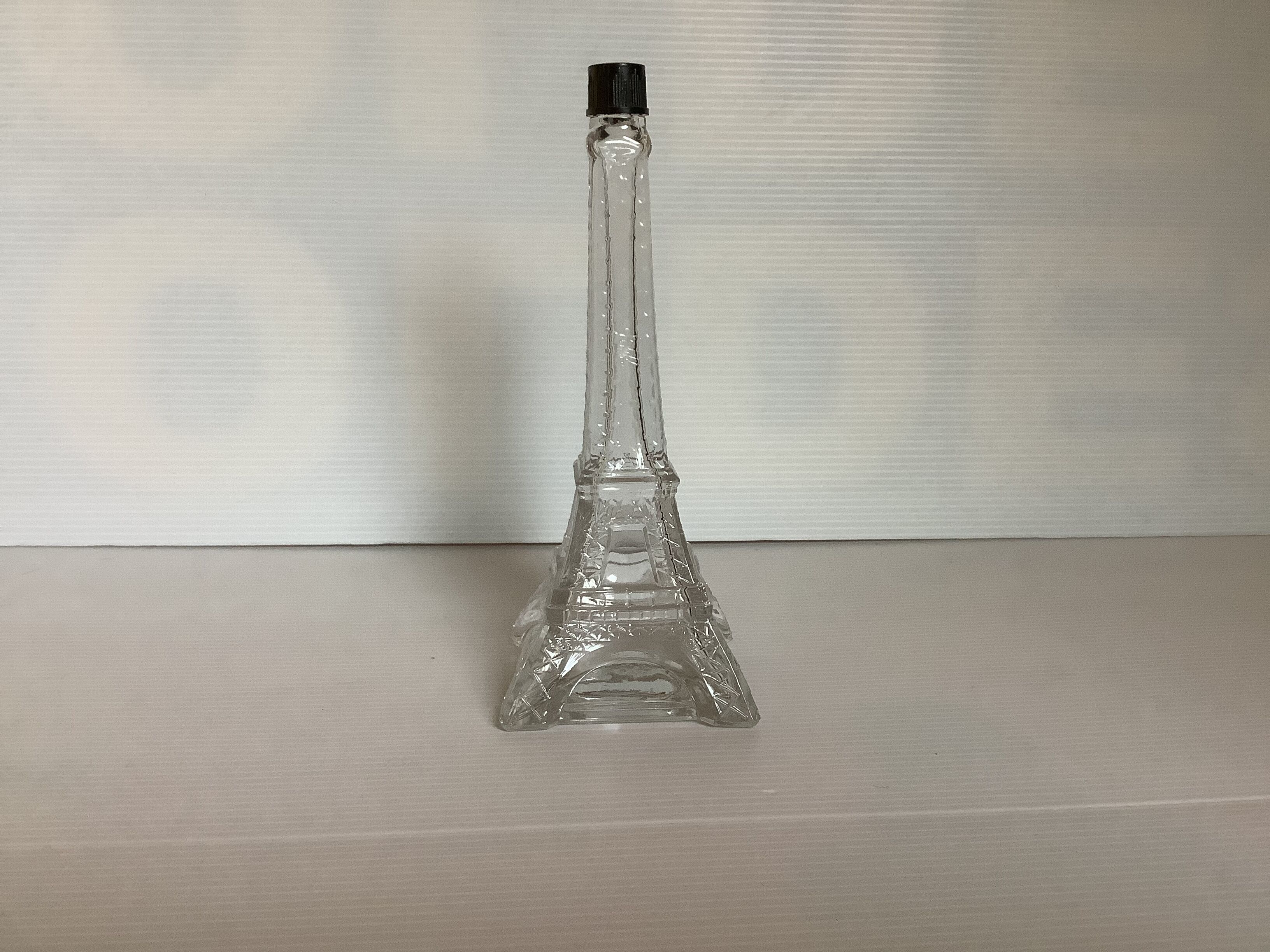 Bouteille en verre tour eiffel