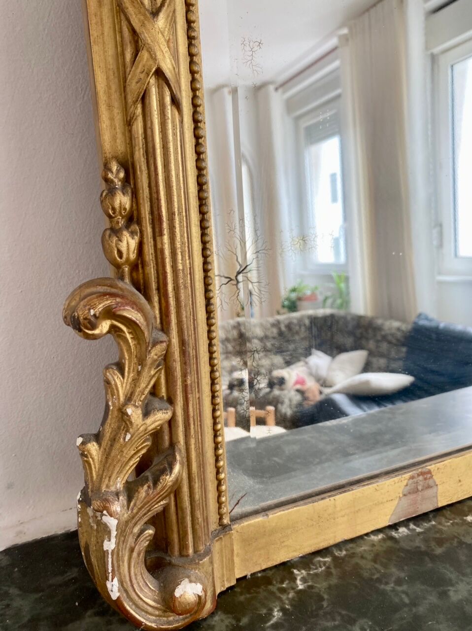 Louis XVI mirror, 19th century, gilded with sheet 136x88cm