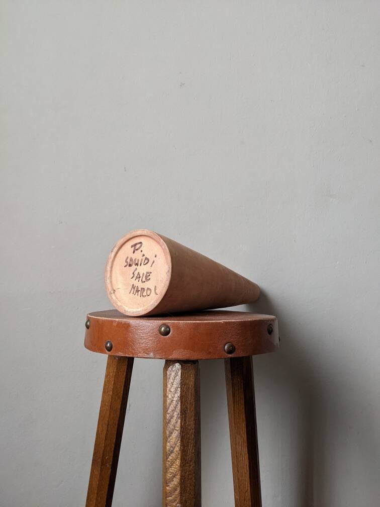 Contemporary handmade single-flower vase, clay, terracotta, slow decoration