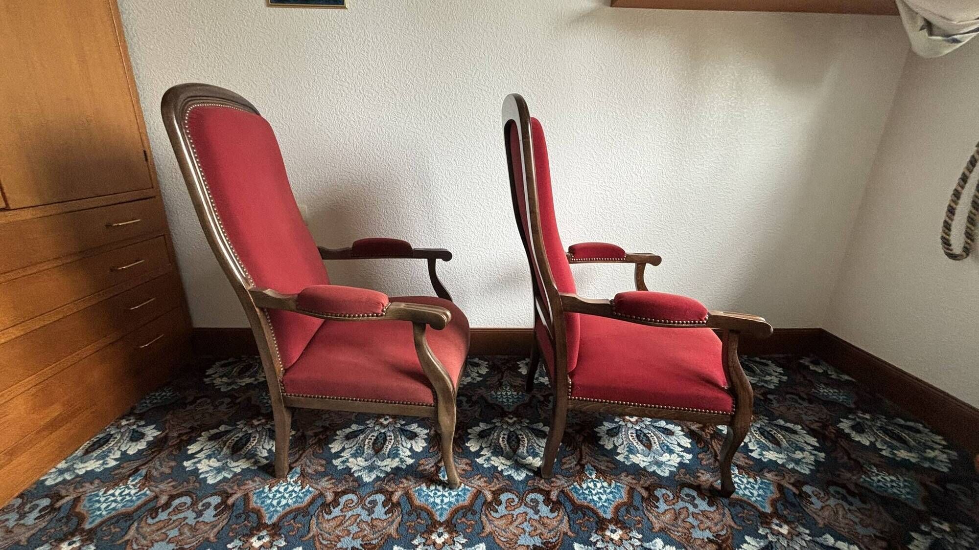Lot of red velvet Voltaire armchairs