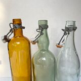 Bouteilles en verre anciennes