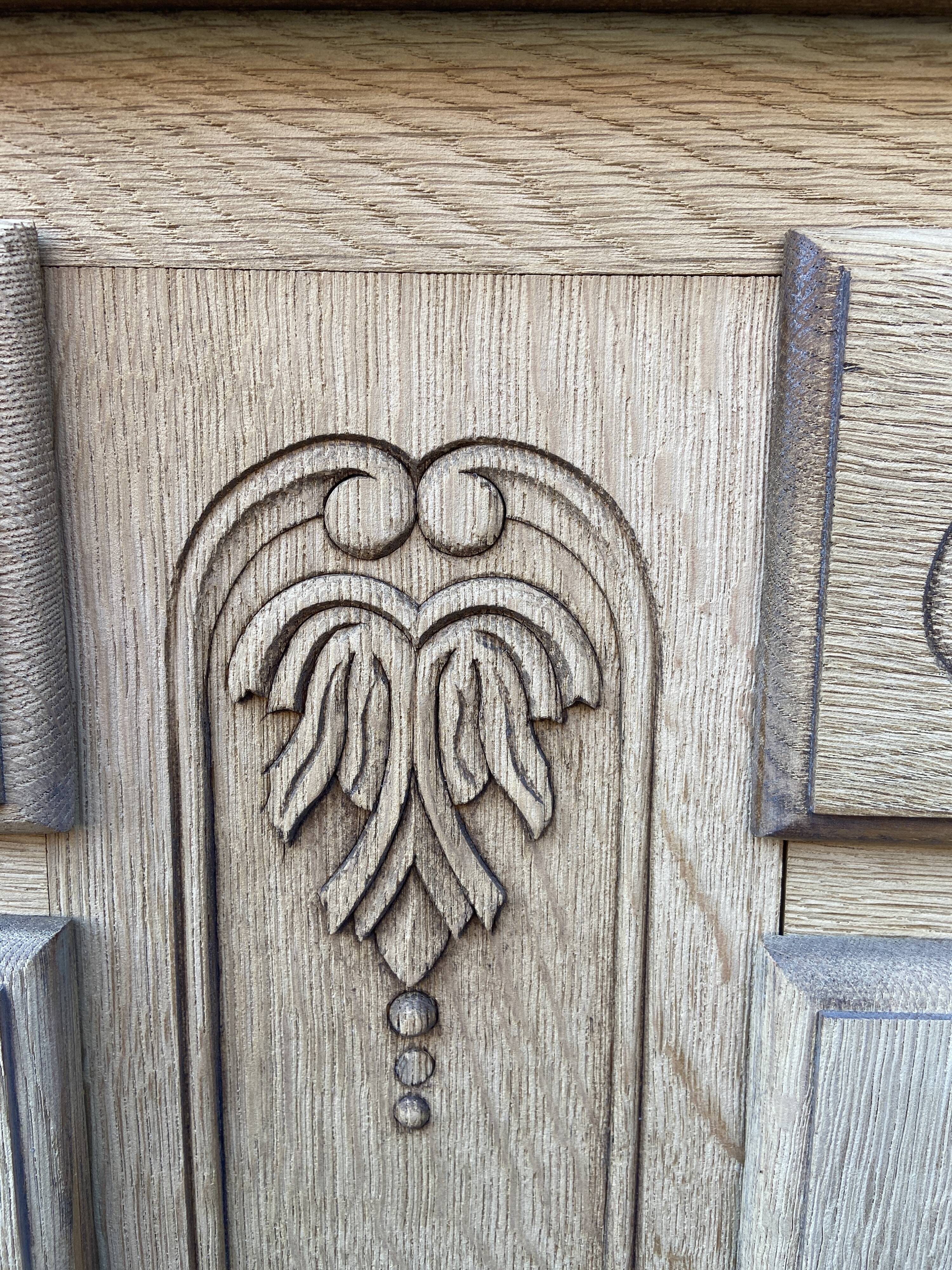 Buffet Baroque Louis XV in natural oak