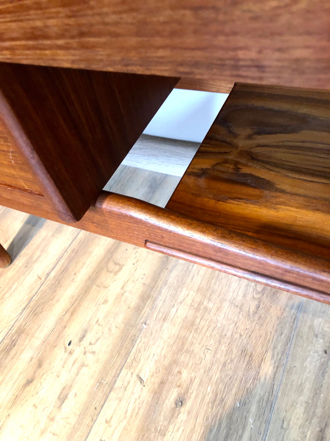 Scandinavian planter