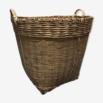 Vintage wicker panière