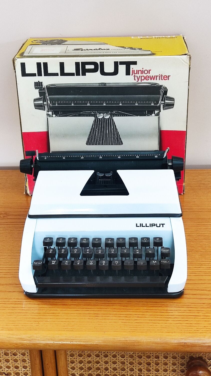 Lilliput typewriter