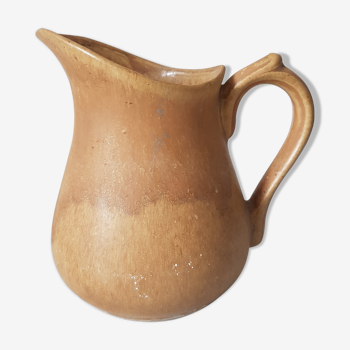 Sandstone pitcher