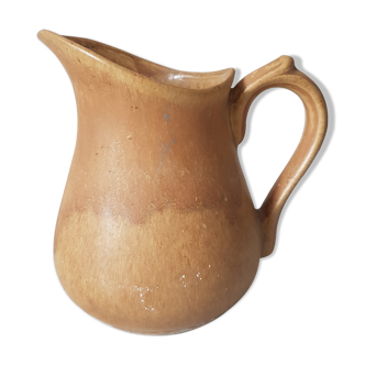 Sandstone pitcher