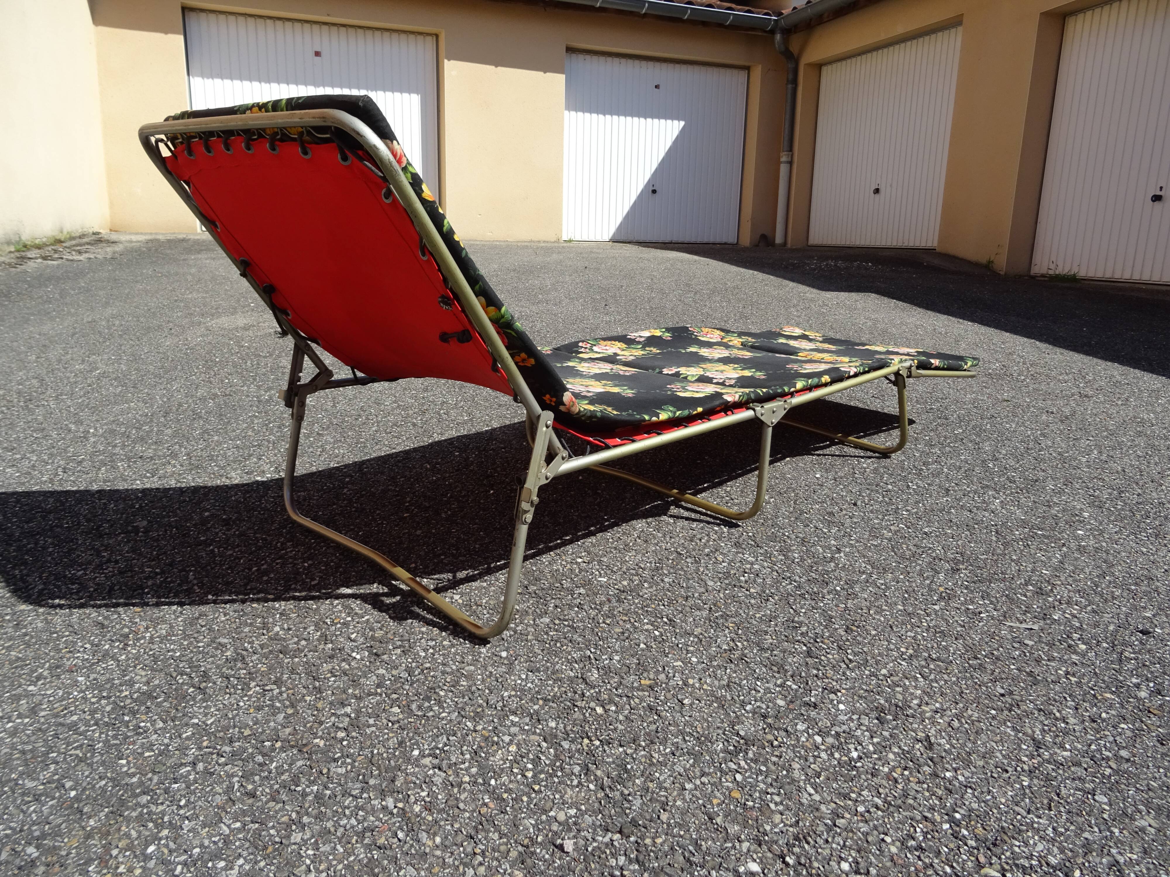 Folding chaise longue cous camp bed with flowers vintage brand Castel Joyeux
