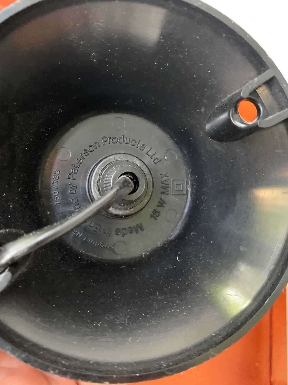 Inactinic lamp for photo lab