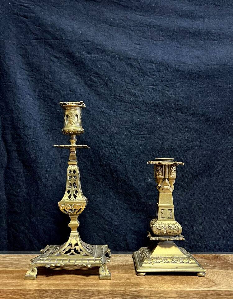 Two orientalist style candlesticks in gilded bronze from the late 19th century, circa 1880