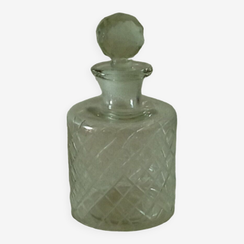 Glass perfume bottle size diamond decor