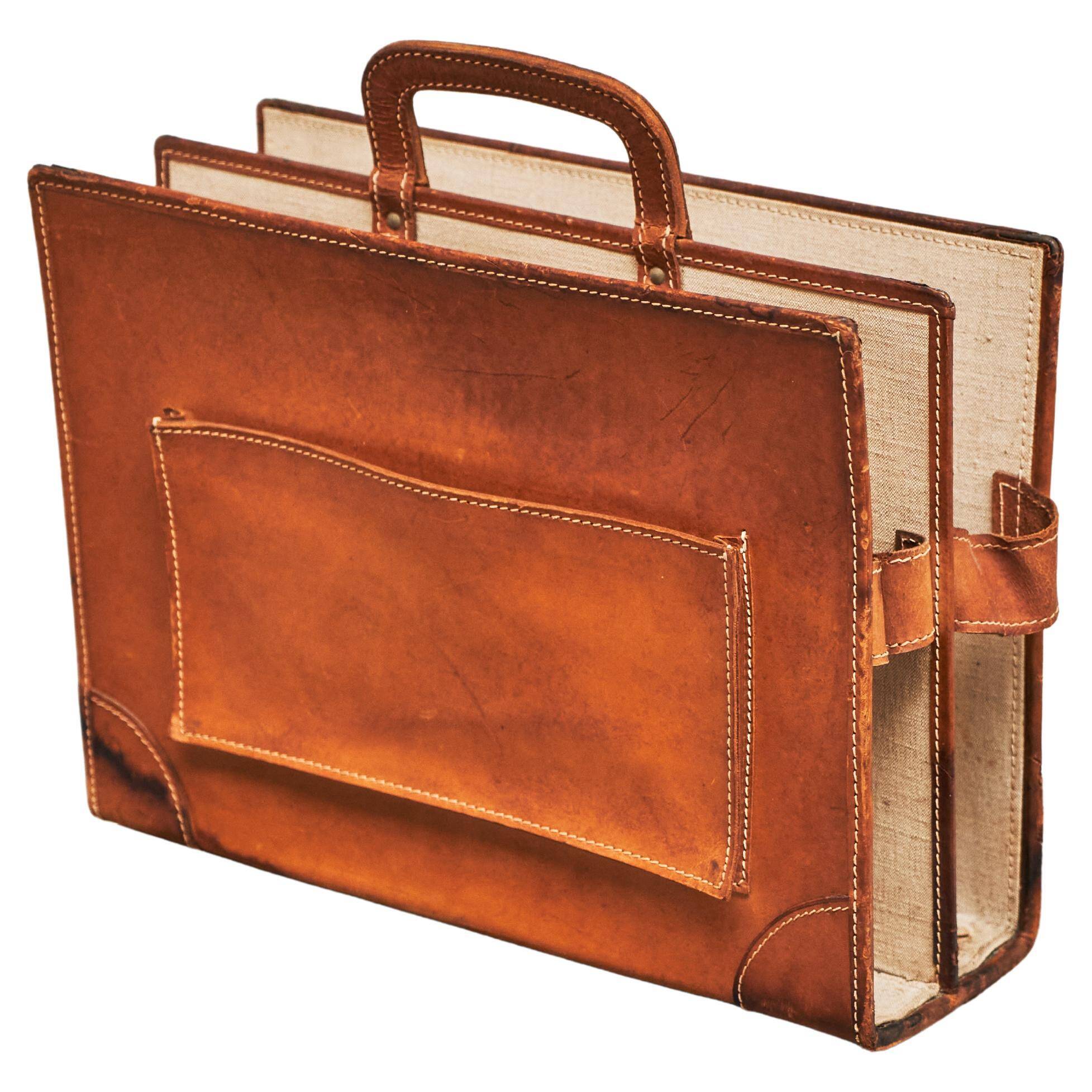 Trompe-l'Oeil magazine rack 'Actentasche' in patinated leather and canvas