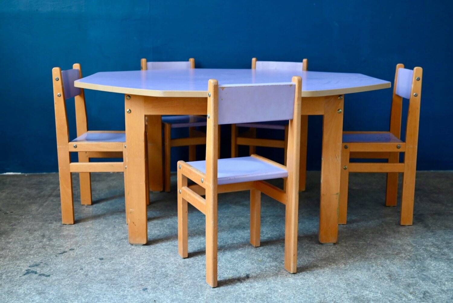 Vintage 1970s octagonal children's table in beech and lilac formica, with 5 chairs.